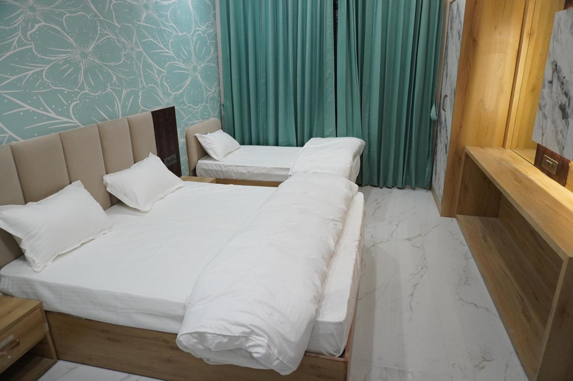 Hotel Heera Palace Khatu Exterior photo