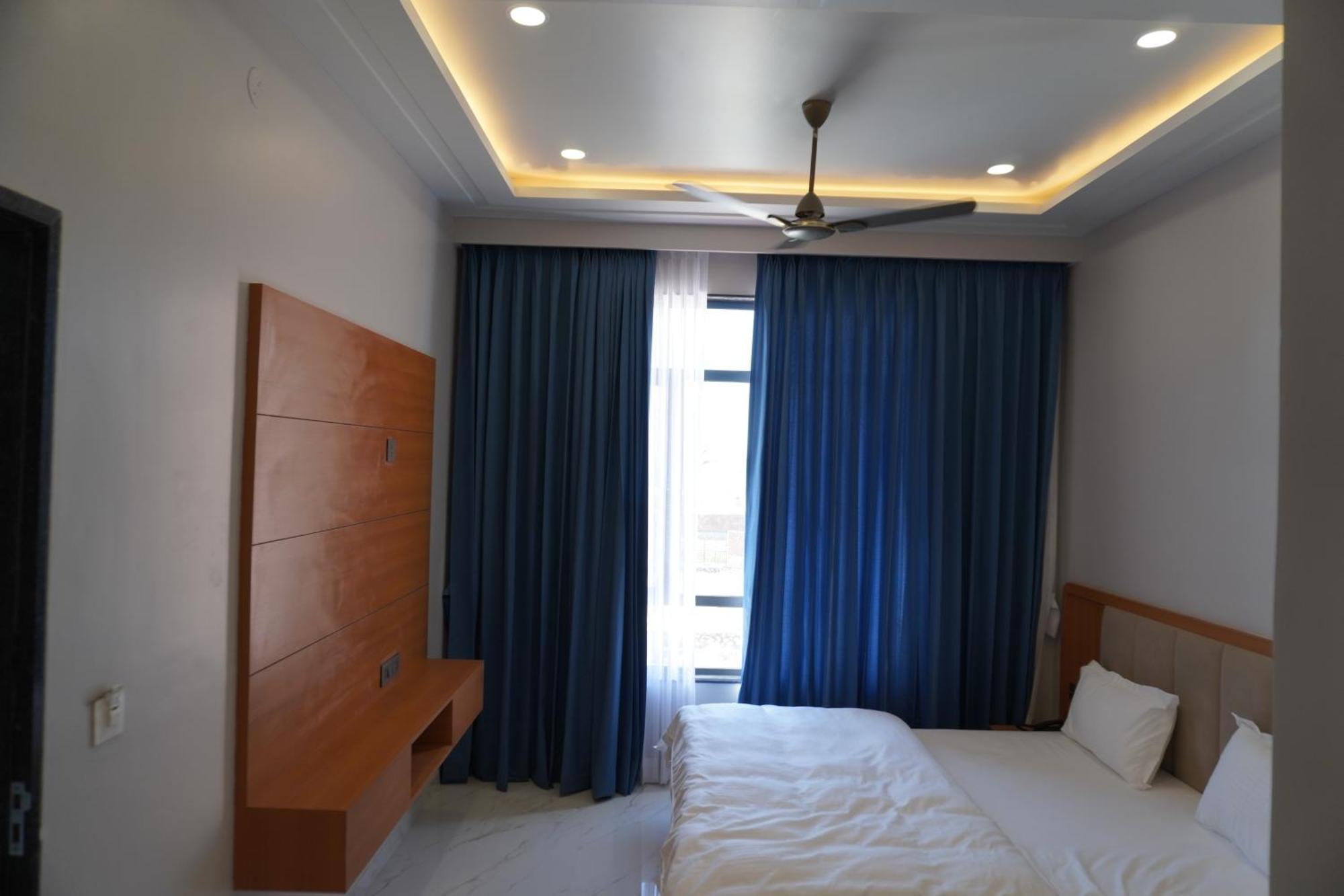 Hotel Heera Palace Khatu Exterior photo